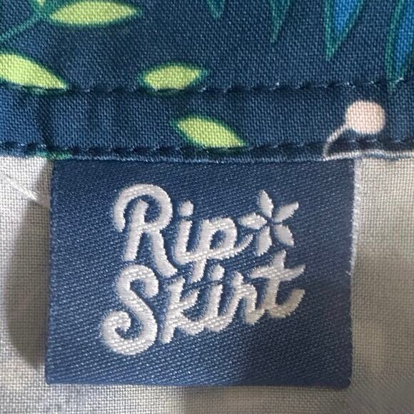 Hawaii Rip Skirt Blue w/Green, White & Blue Leaves Sz. XL - Picture 4 of 4